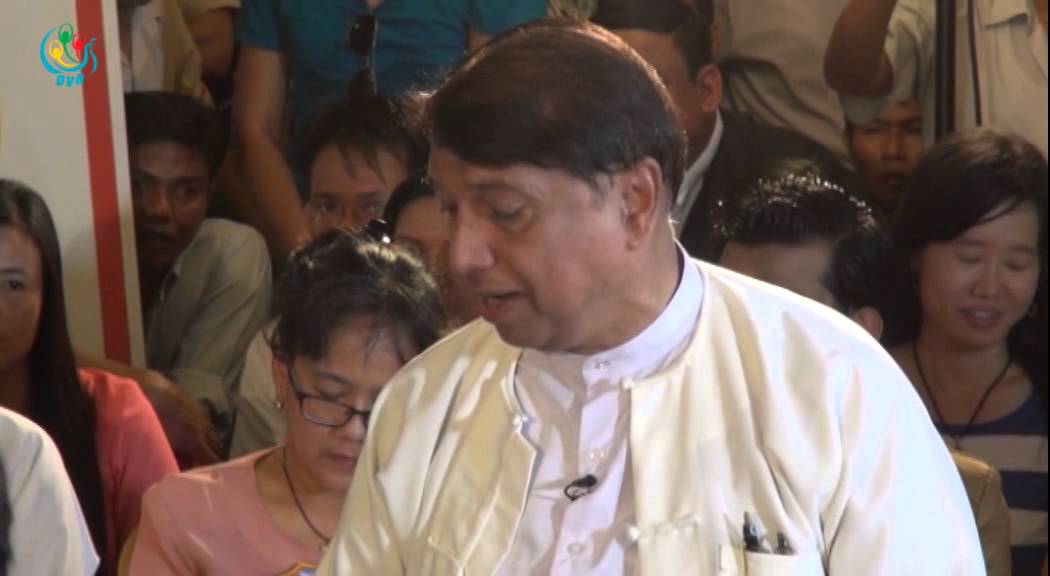 DVB Debate - ေလွစီးဒုကၡသည္အေရး ဘယ္လိုေျဖရွင္းမလဲ