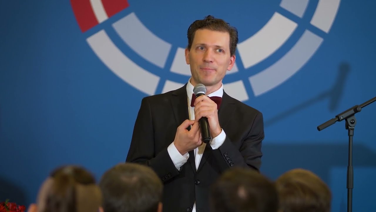 Reinis Zariņš izpilda Georga Pelēča 