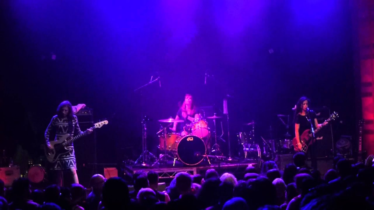 Babes In Toyland - Dust Cake Boy (The Regent, Los Angeles CA 8/7/15)