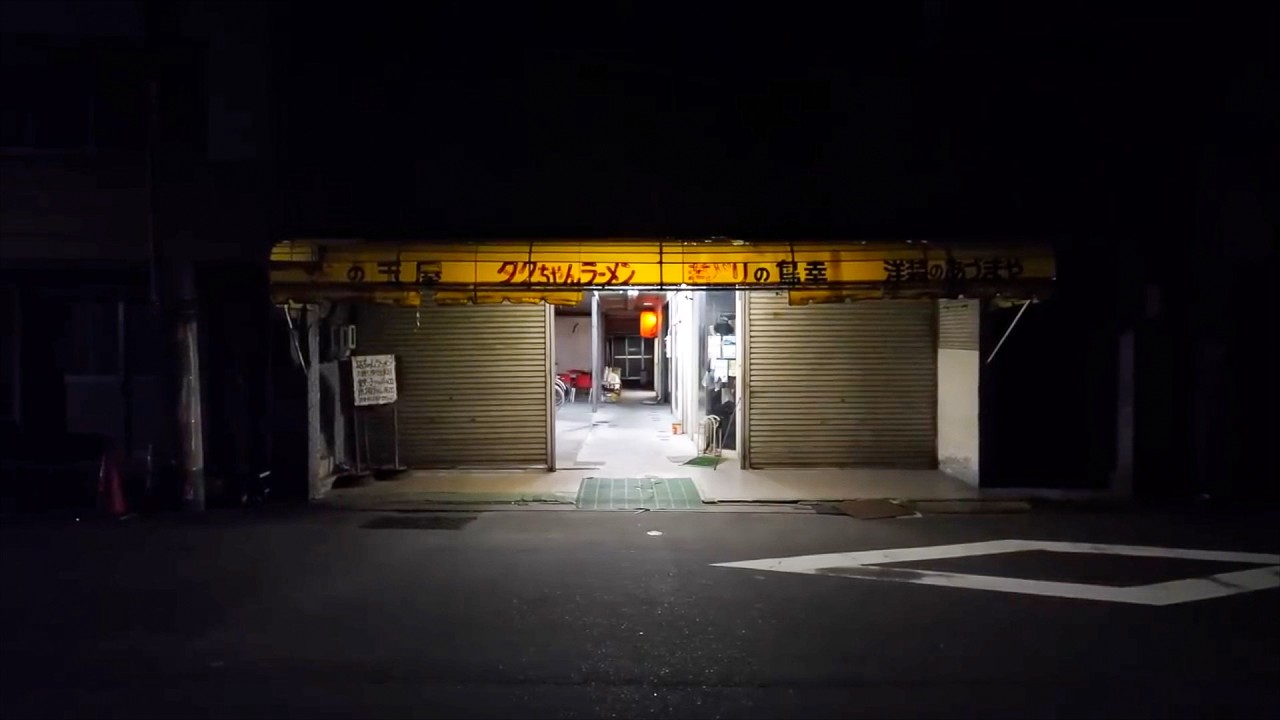Last Shop Standing in Ghost Town! Why This Chef Opens 365 Days in Dead Mall