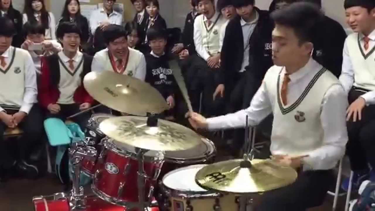 ตีกลองขั้นเทพ เด็กเกาหลี - Korean students Drum Battle Like a Pro!
