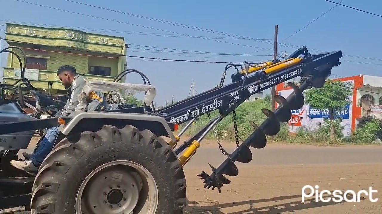 Eicher 557 Post hole Digger manufacturing By Vishwakarma Agro Industries Vidisha MP Mob 6232593698 