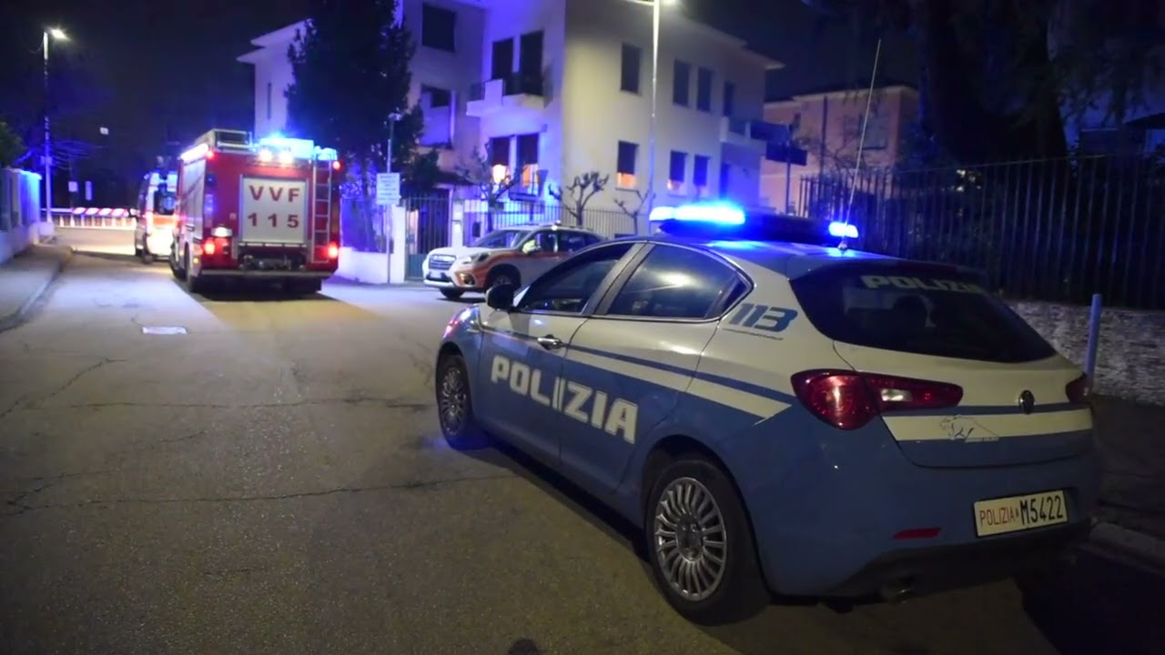 Vigevano, donna investita sui binari