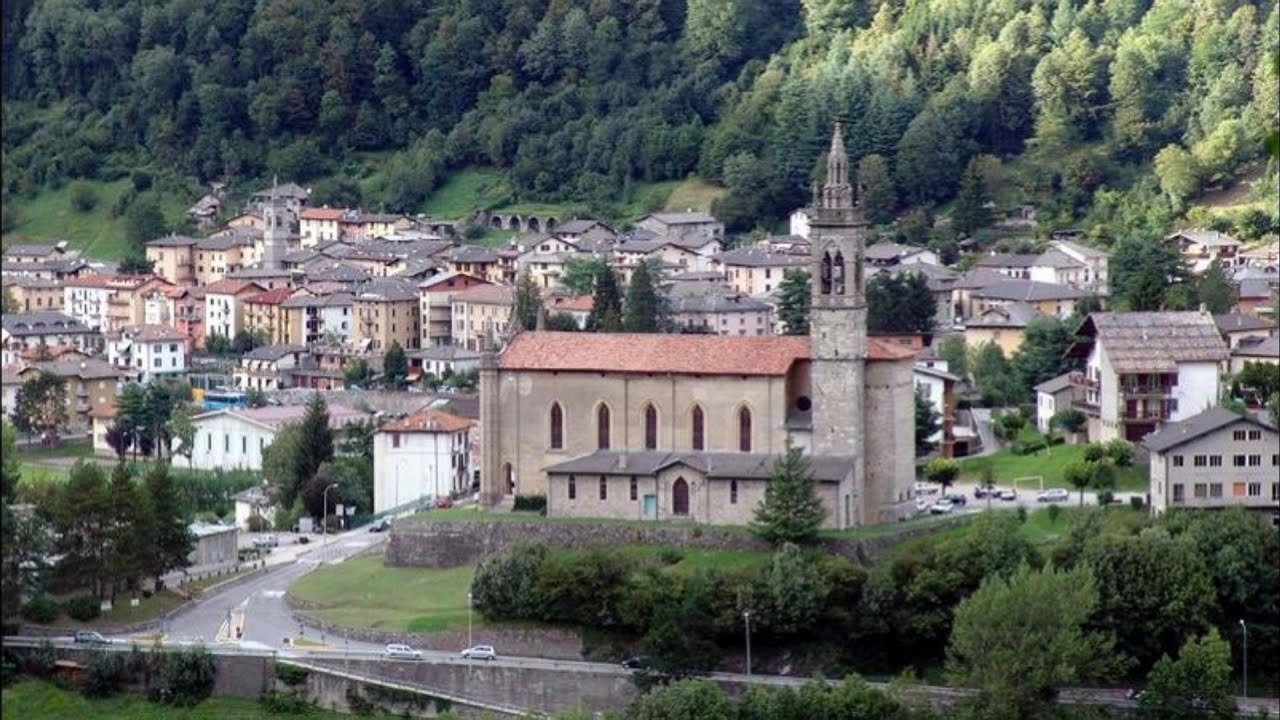 PIAZZA BREMBANA 09   12   2025