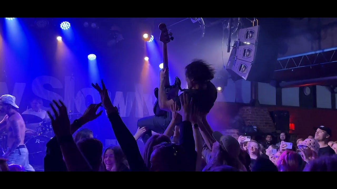 Dakota - Between You & Me - Live at The Gov, Aus 18 May 2023