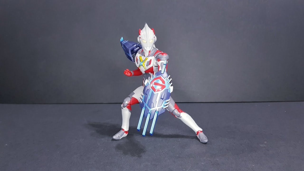 Shfiguarts Ultraman X and Gomora armor set !