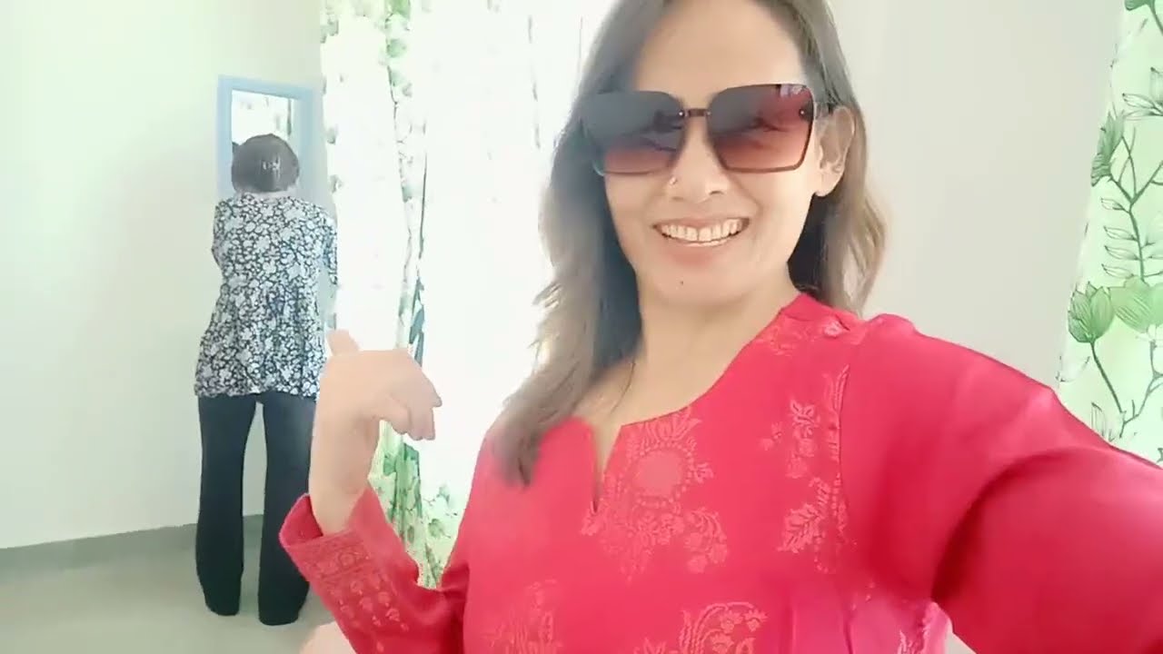 Aaj kaha Jane ke liye taiyar ho Gayi 😁