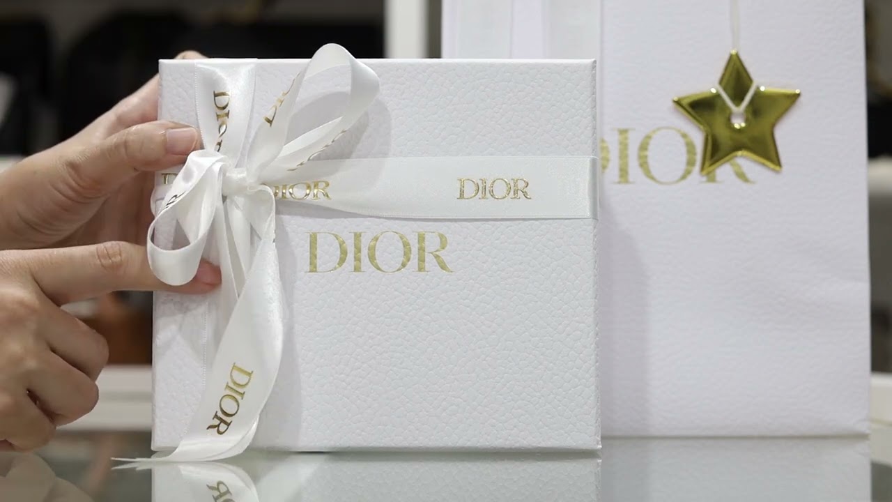 Review : Un Box เข็มขัดChristian Dior