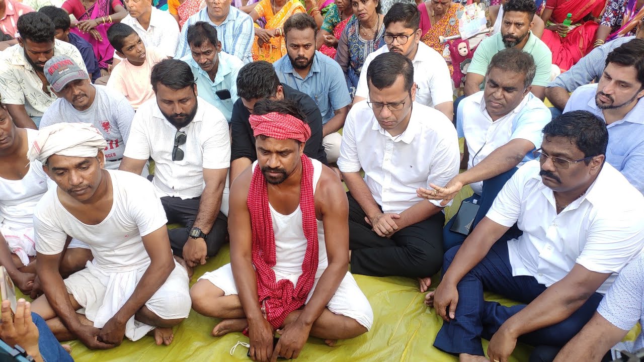 LIVE UPDATE OF PROTEST AT AZAD MAIDAN AS FUTURE COURSE OF ACTION INFORMED