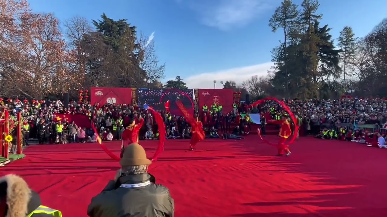 米兰中国文化中心 中华武魂 彩带龙 太极单刀👍👍👍