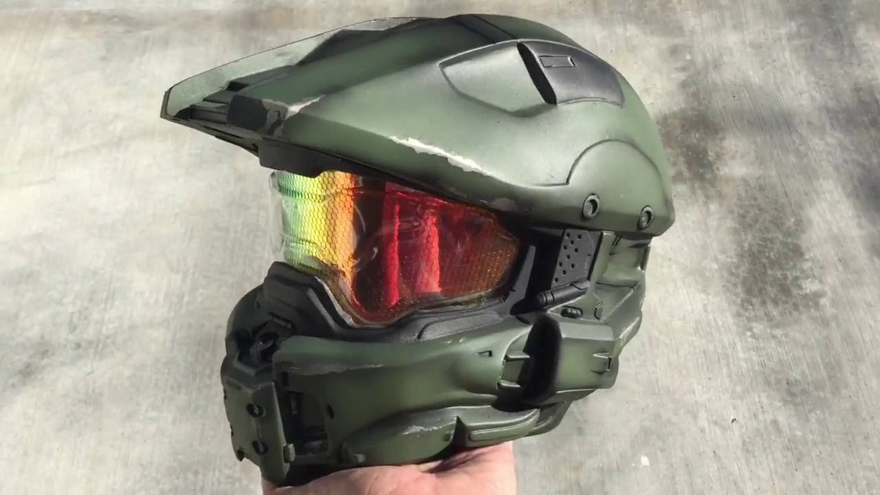 Painting and detailing a Master Chief helmet from HALO