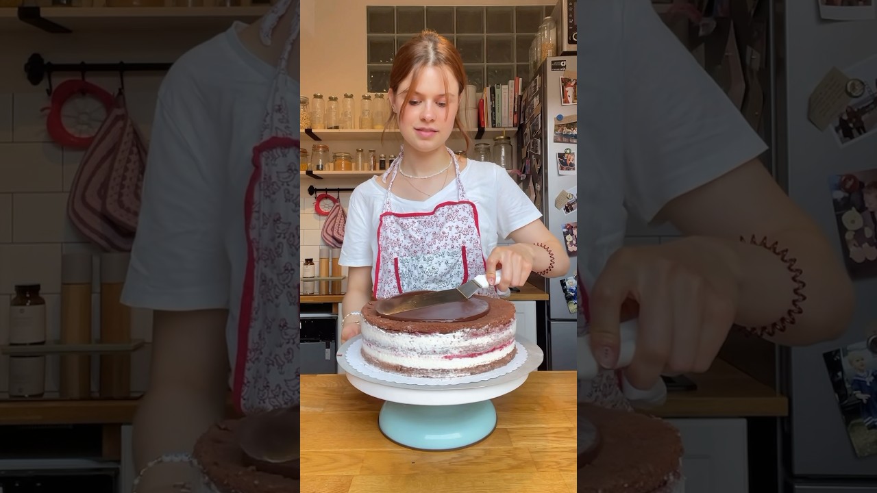 Ab zum gro&szlig;en Backen w&uuml;rde ich sagen 🍰🫣 #shorts #torte #backen