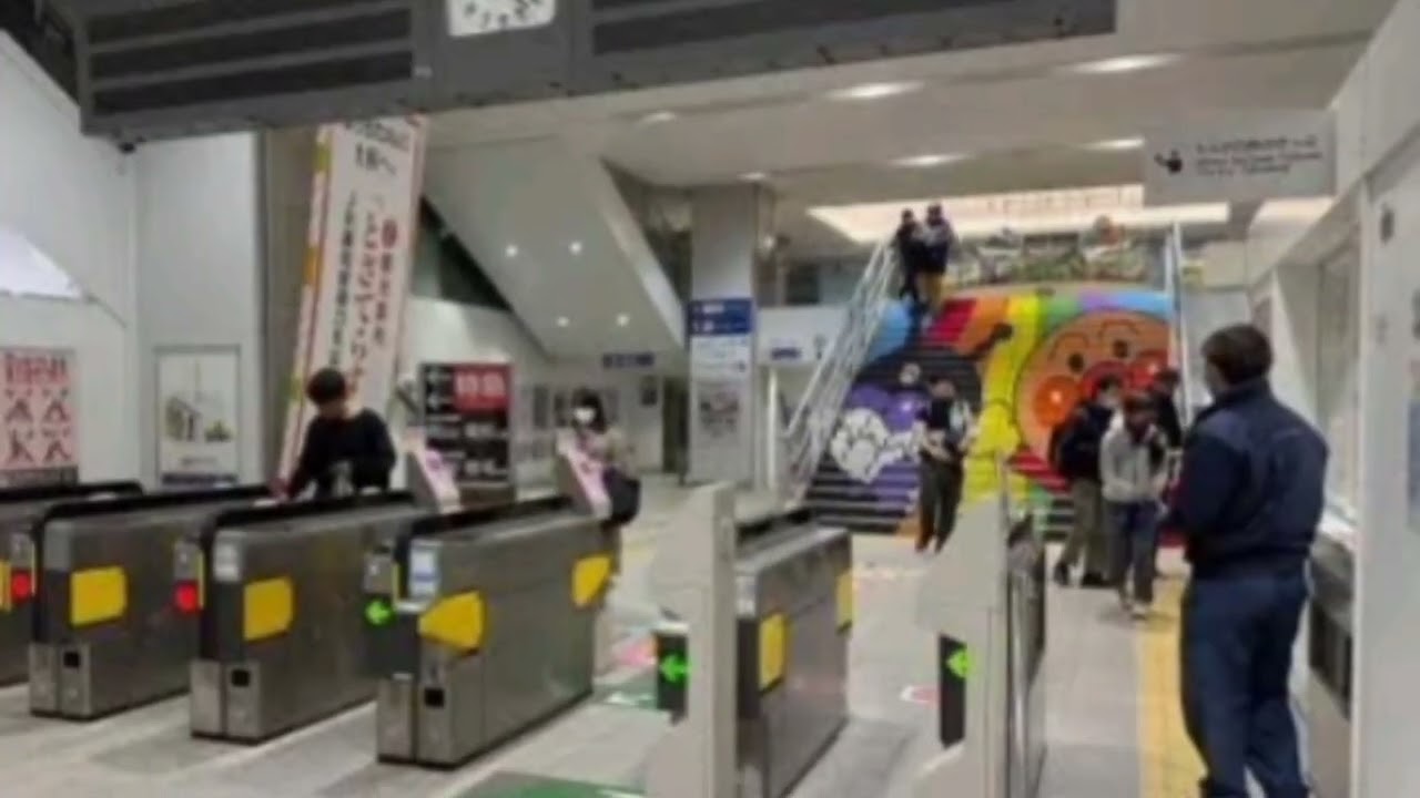 【騒然】特急「南風25号」車内で車掌切りつけ事件　サバイバルナイフ所持の63歳男を現行犯逮捕｜JR土讃線