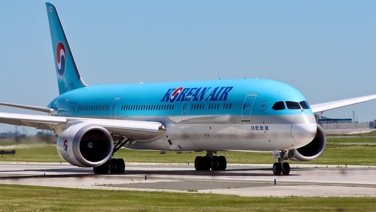 Korean Air Boeing 787-9 Dreamliner Departure from Toronto Pearson | HL8082