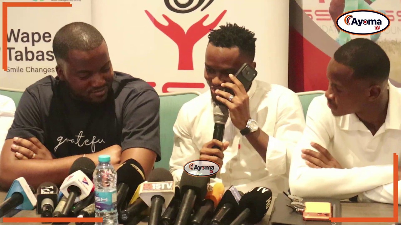 AZIZ KI APIGA SIMU LIVE KUONGEA NA DICKSON JOB | ACHAGUA KUCHEZA TIMU KIBWANA KWENYE WAPE TABASAMU.