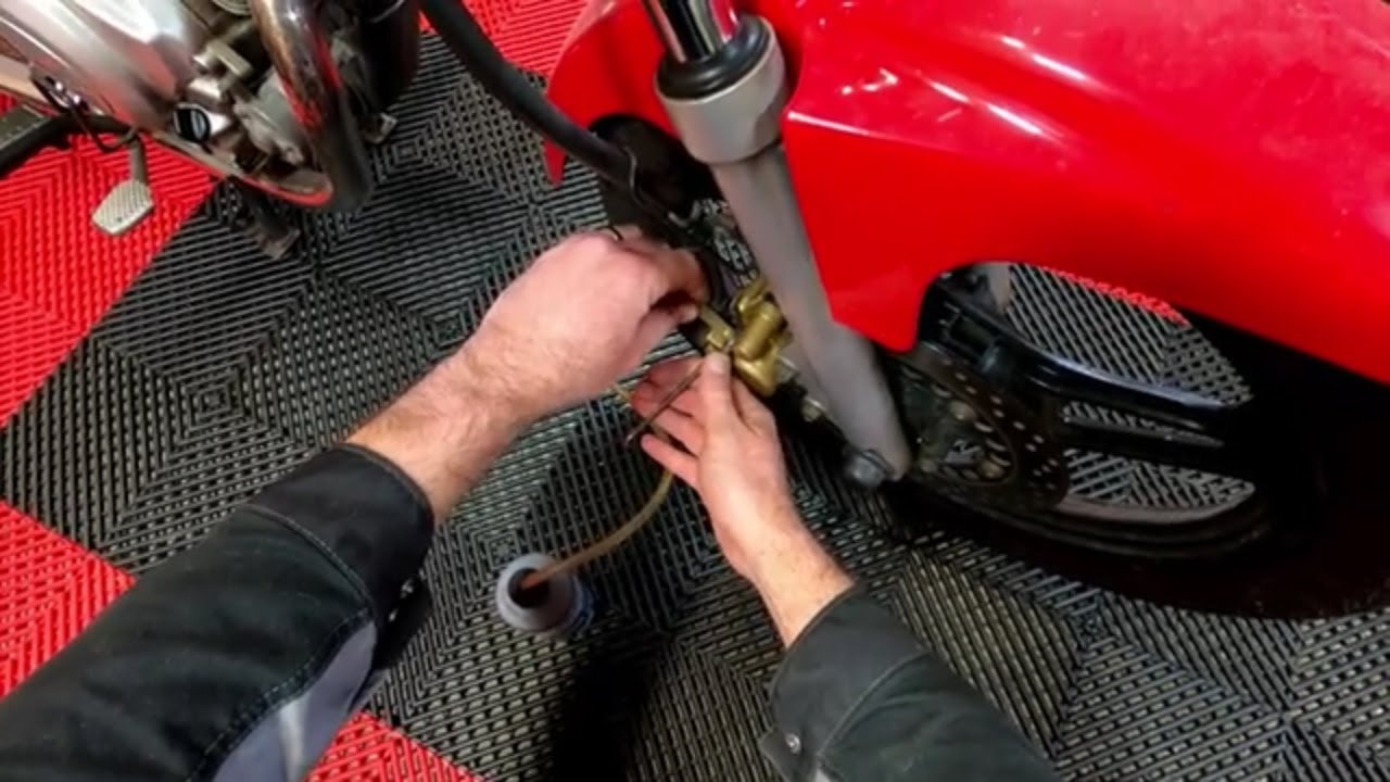 tuto remplacement liquide de frein ybr 125