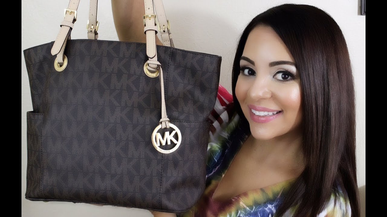 ♥What's in my Michael Kors bag!!♥