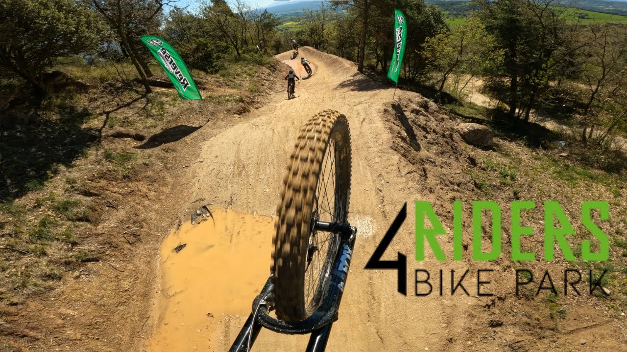 4 RIDERS BIKE PARK | Line Send it, Hard line, Snake