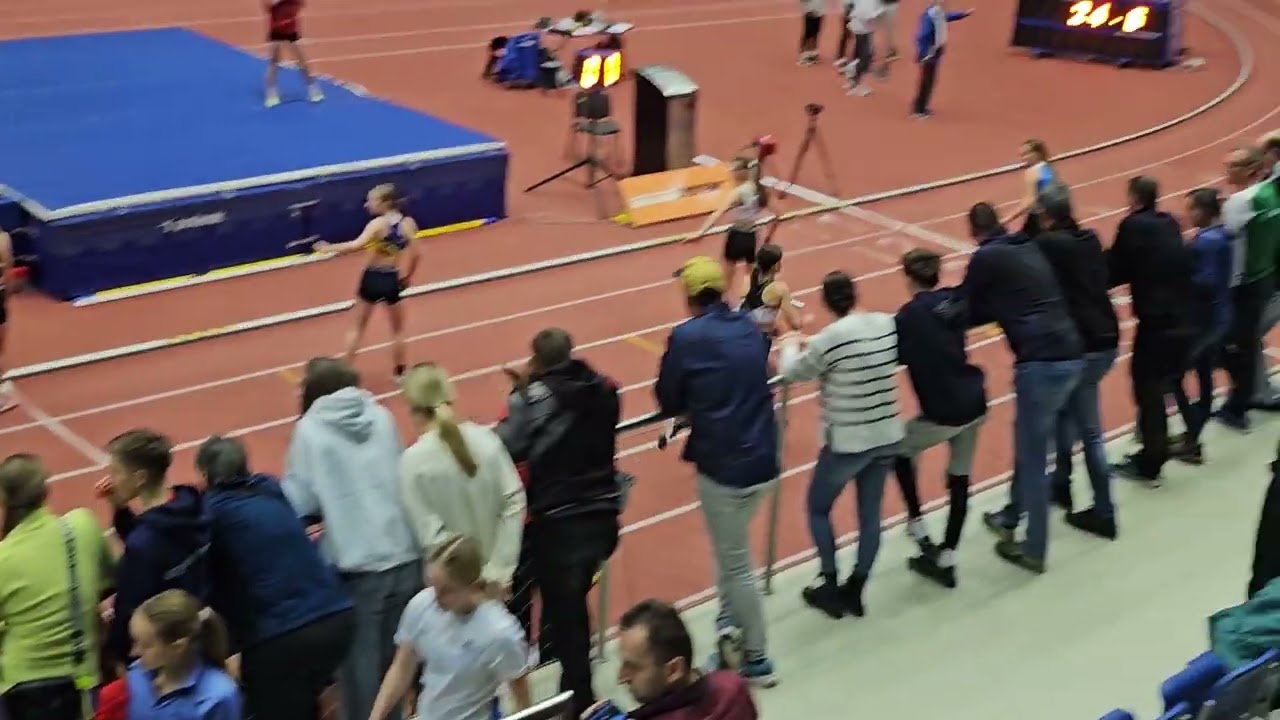 4x200 m - A. Špilerová, V. Novotná, K. Čespivová, Z. Špačková (1:49,65 min - PŘEROVSKÝ REKORD!)