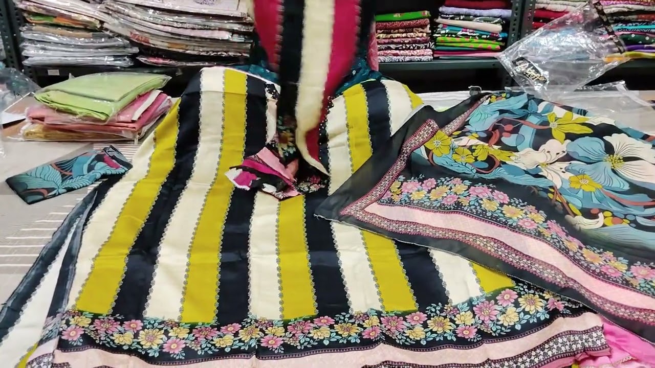 Bahut sundar Or kam range k suit 8708452076