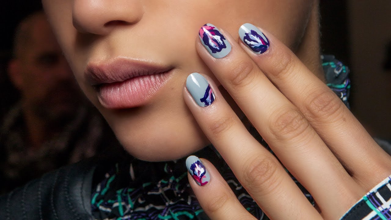 How to create marble-effect nails