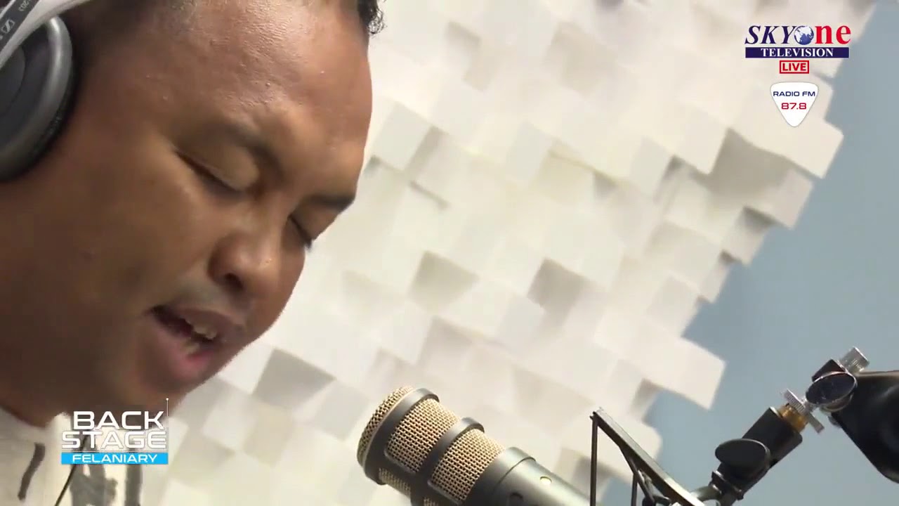 Tiako ianao - Felaniary (Live Backstage SkyOne)