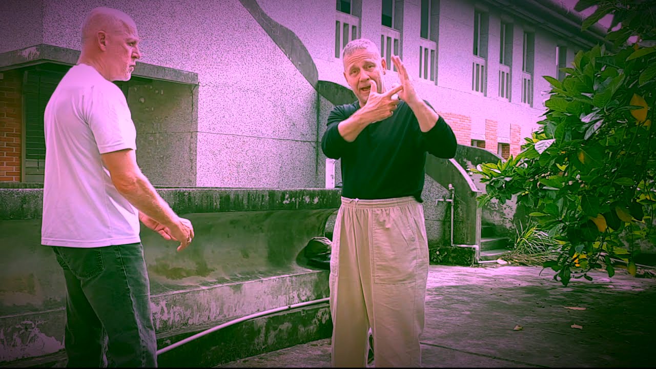 Xingyiquan, Tiger Hand Shape (Basics)