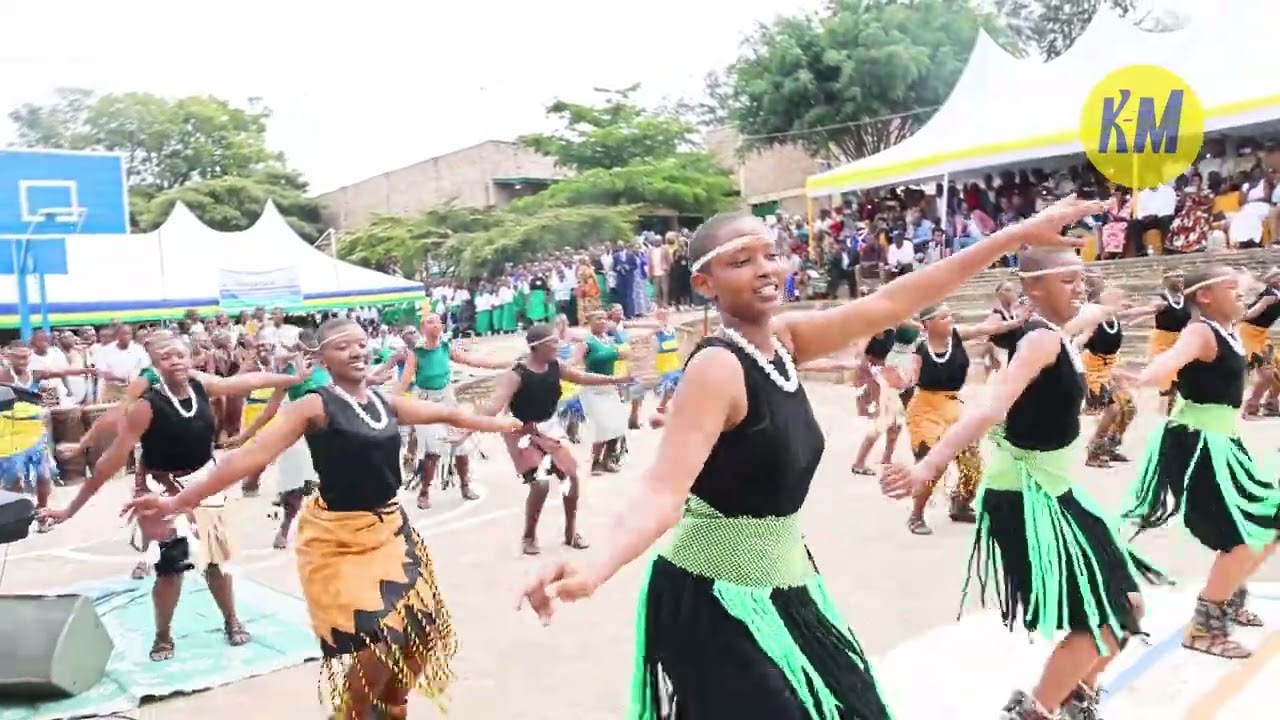 Abanyeshuri ba Collège Sainte Marie Reine KABGAYI bagaragaje uko bita ku muco