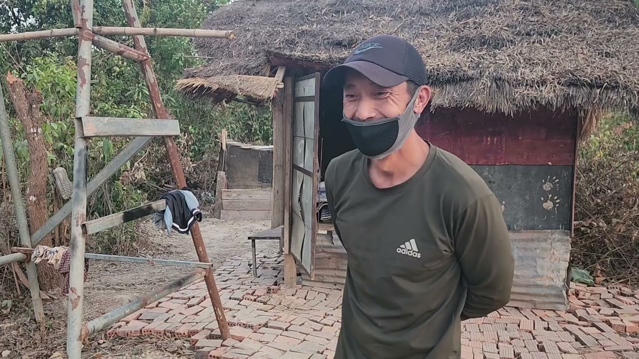 ໄດ້ມາຢາມແລະຊ່ວຍເຫລືອ Johnny lao hmong ມາຈາກ ລັດ Minnesota ທີ່ຖືກສົ່ງກັບມາປະເທດລາວ