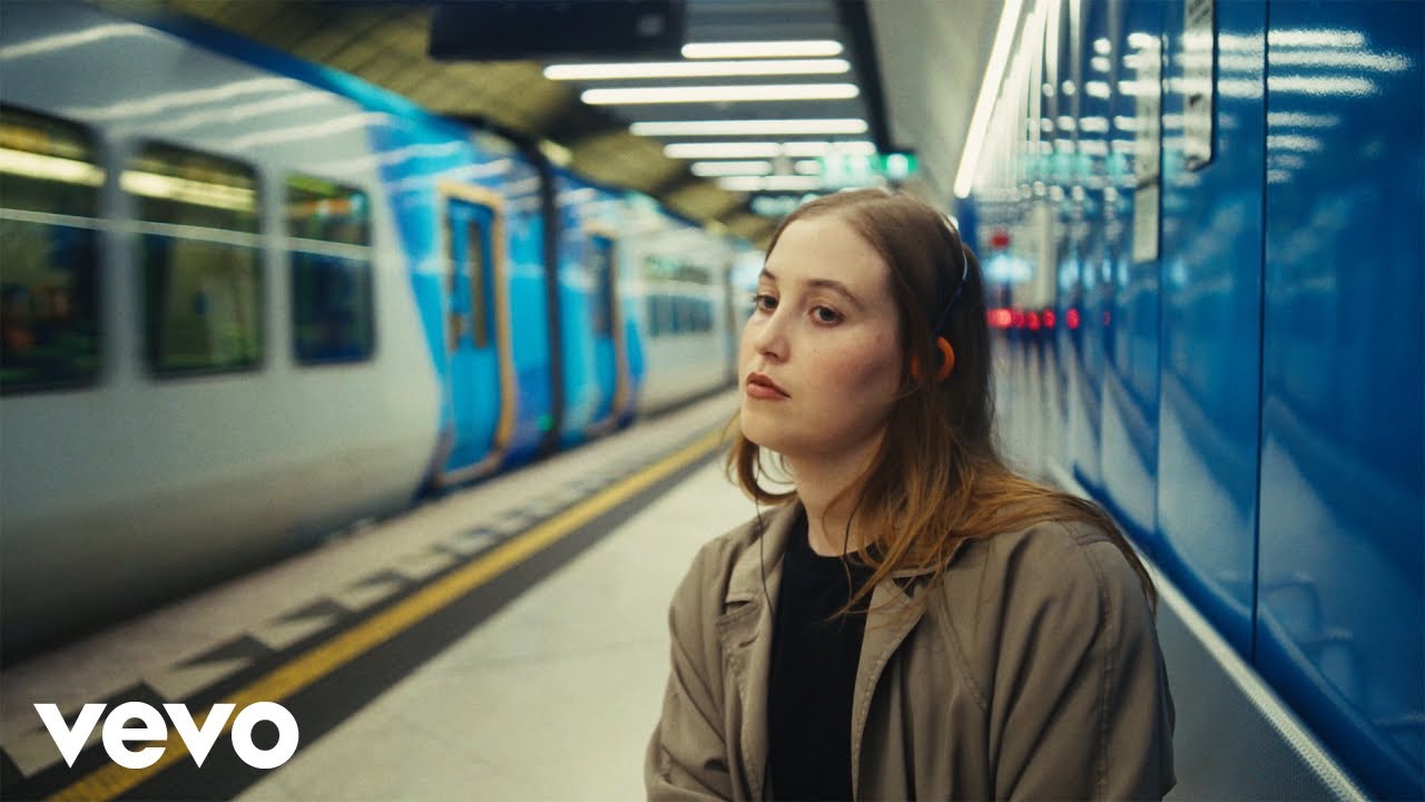 Hatchie - Carousel (Official Visualizer)