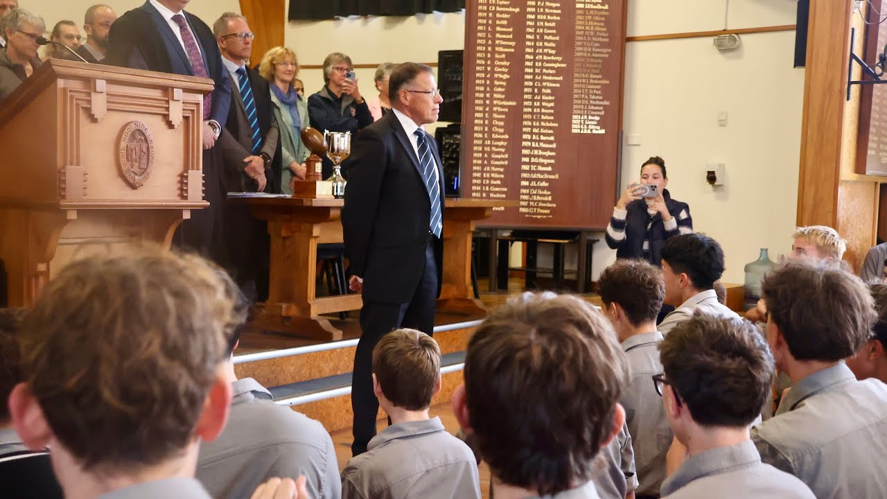 Farewell Haka to long-serving member of staff, Mr Lindsay Calton.