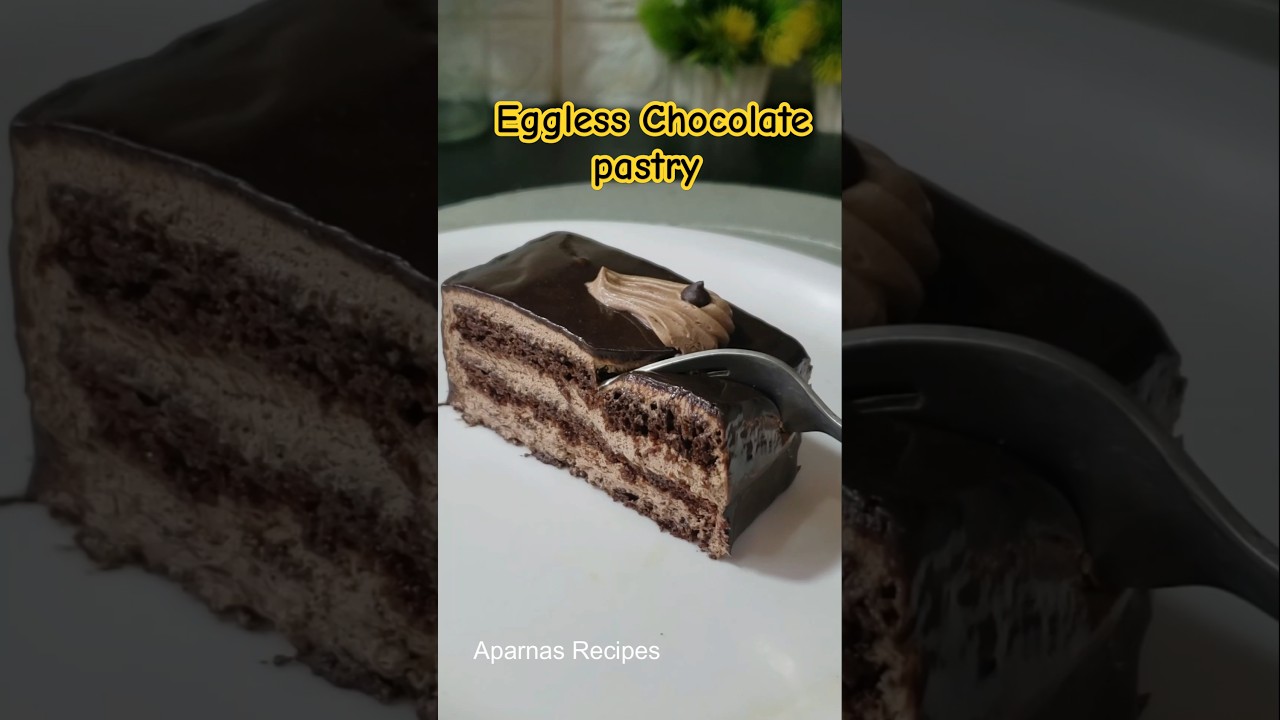 Eggless Chocolate Pastry 🍫 in Kadhai #food  #cake #chocolatecake