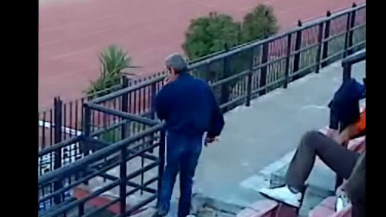 &Omicron; &Alpha;&Nu;&Tau;&Rho;&Epsilon;&Alpha;&Sigma; &Omicron; &Alpha;&Nu;&Epsilon;&Rho;&Gamma;&Omicron;&Sigma; &Pi;&Alpha;&Iota;&Zeta;&Epsilon;&Iota; &Mu;&Pi;&Alpha;&Lambda;&Alpha;...