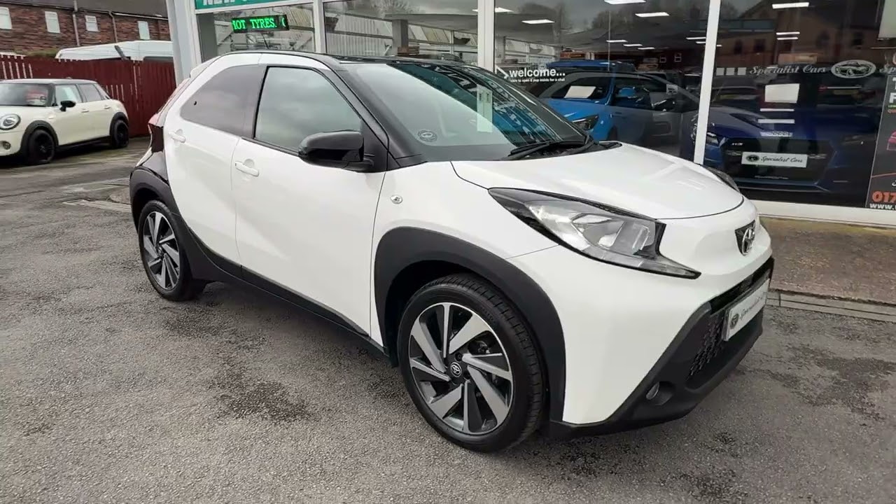 TOYOTA AYGO X 1.0 VVT-I EDGE 5dr AUTO. Pure white with Black roof.Umesh Samani Specialist Cars