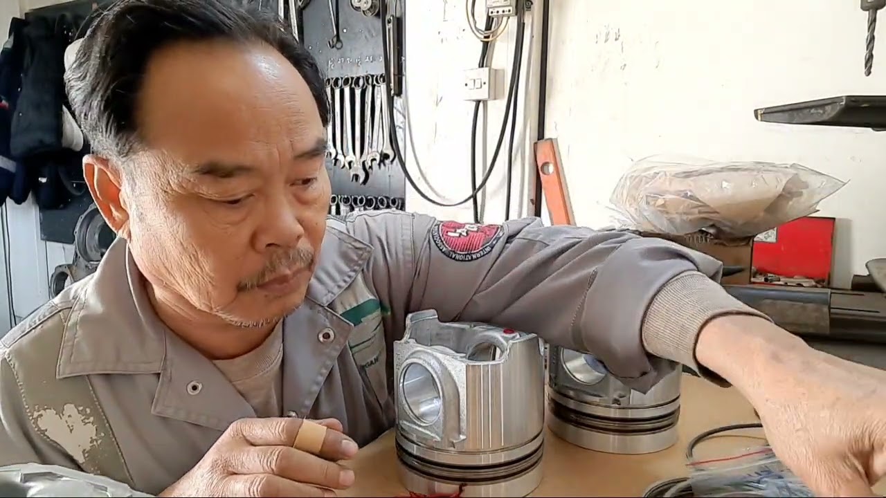 Restoration 3408 install piston and piston ring assembly