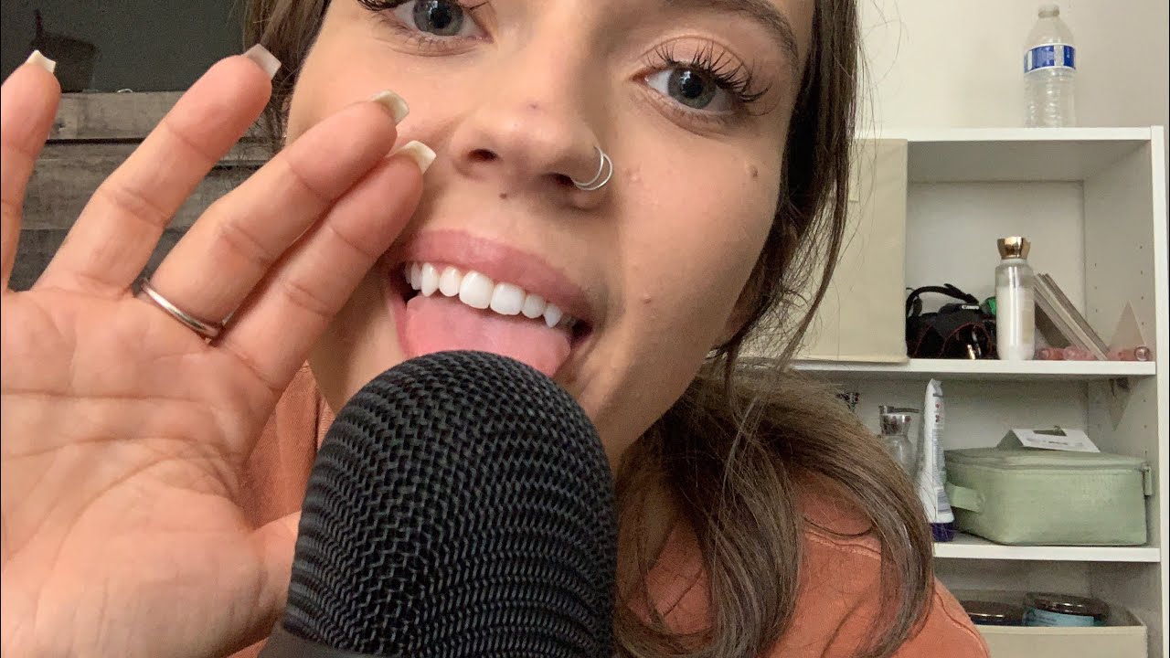 ASMR|  SOFT LENSE LICKS AND WIPING /FINGER FLUTTERS AND MIC SCRATCHING