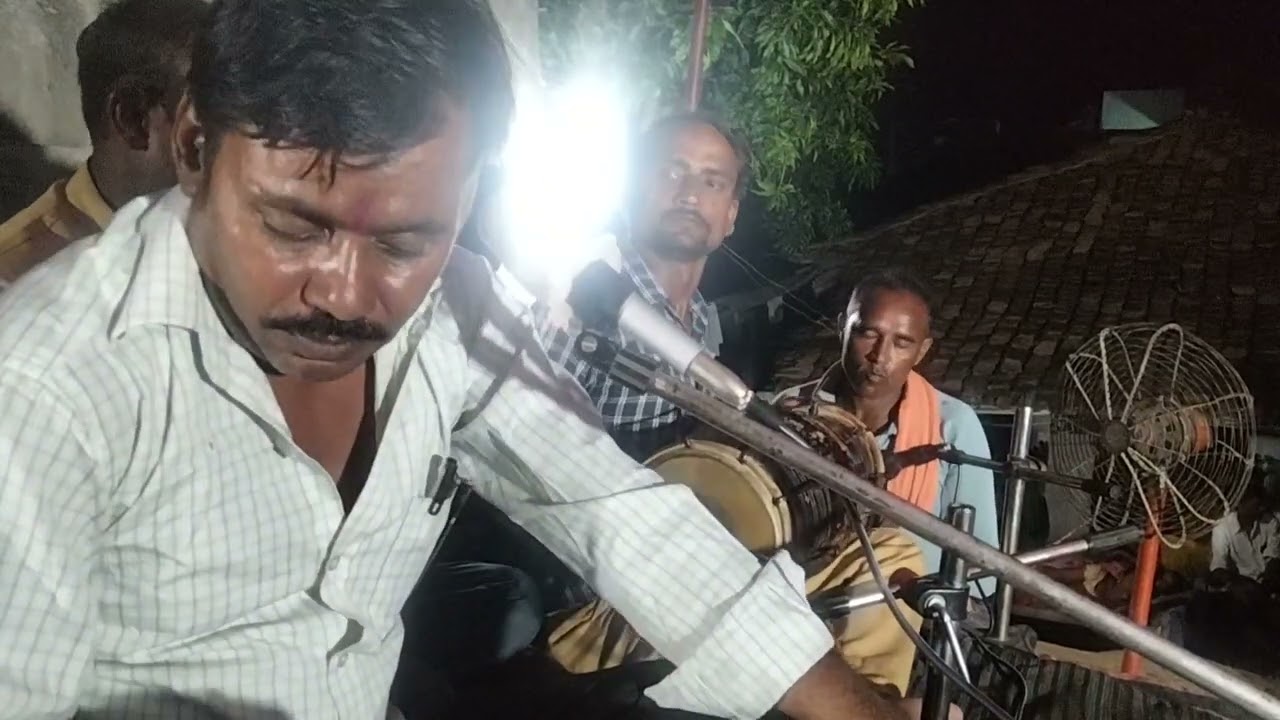 माननीय सुरीला जी के द्वारा जवाबी कीर्तन प्रोग्राम मनीपुर कालिंजर