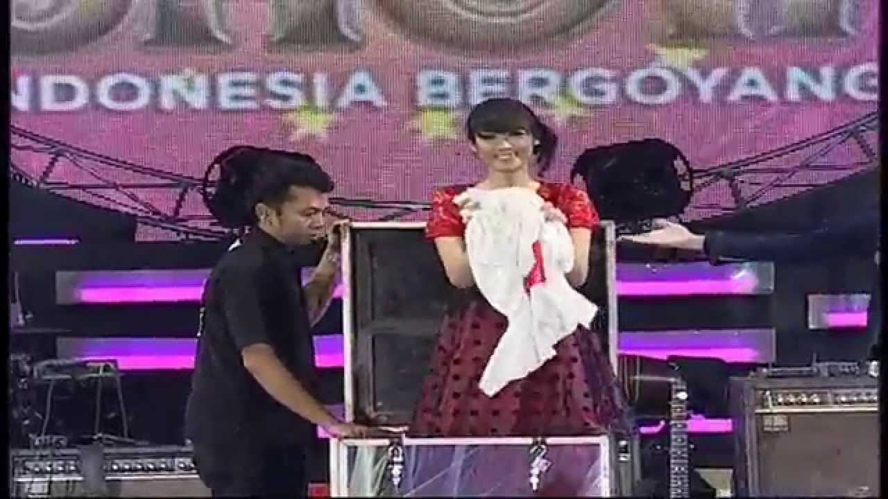 Aksi Rizuki Dikunci di Dalam Box - MNCTV Roadsow Serang (5/4)
