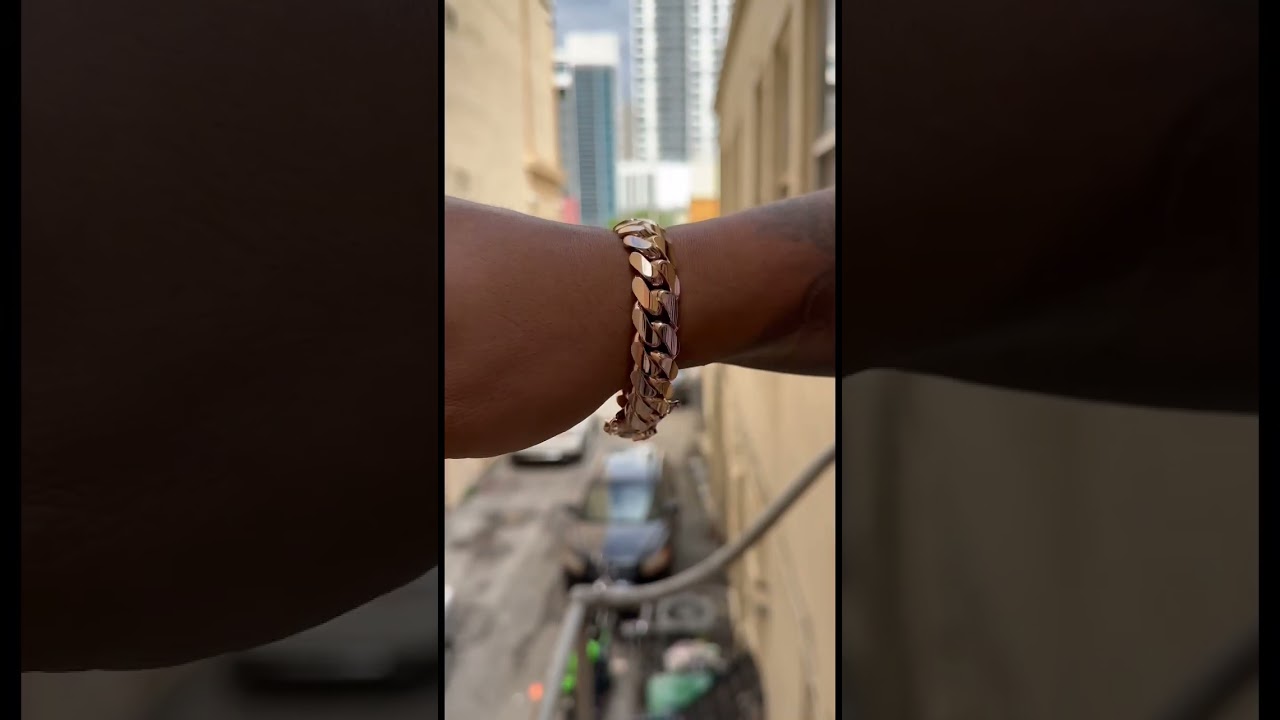 Rose gold 🌹 14k bracelet with vs1 diamond button #cubanlinkbracelet #cubanlinkchain #miamicubanlink