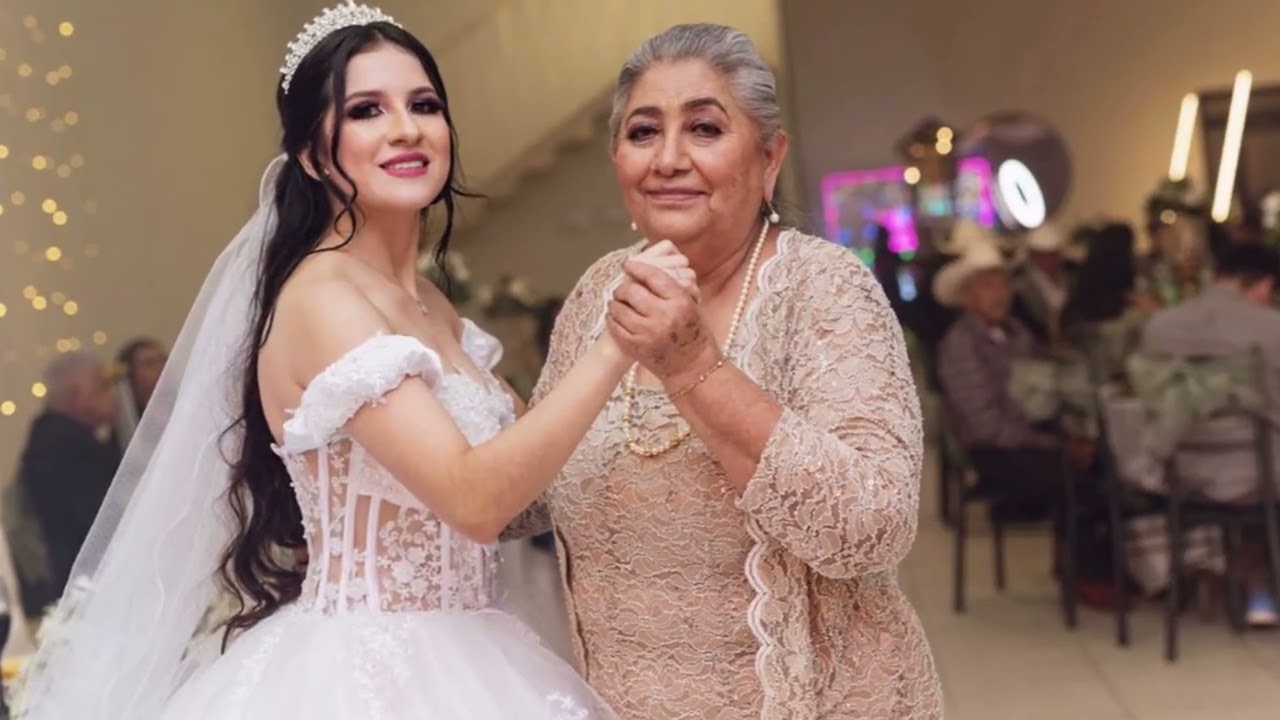 Con amor para la Familia Tijerina Vallecillo, de su mami Ma. Isabel Vallecillo Cuellar.