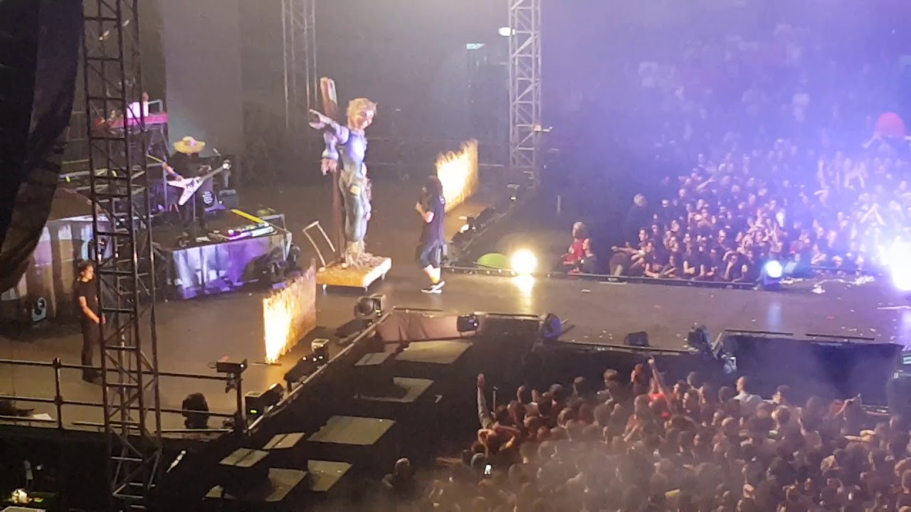 Caparezza Vieni a Ballare in Puglia + Mica Van Gogh - Live @Palaflorio Bari 18/11/2017