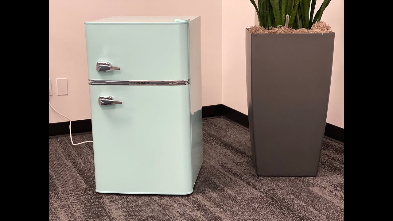 Insignia Retro Bar Fridge with Top Freezer review