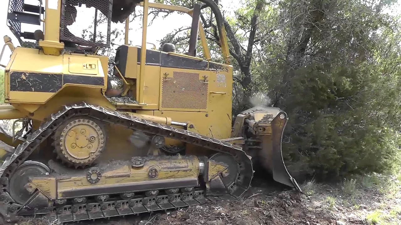 CAT D5M Pushing Cedar