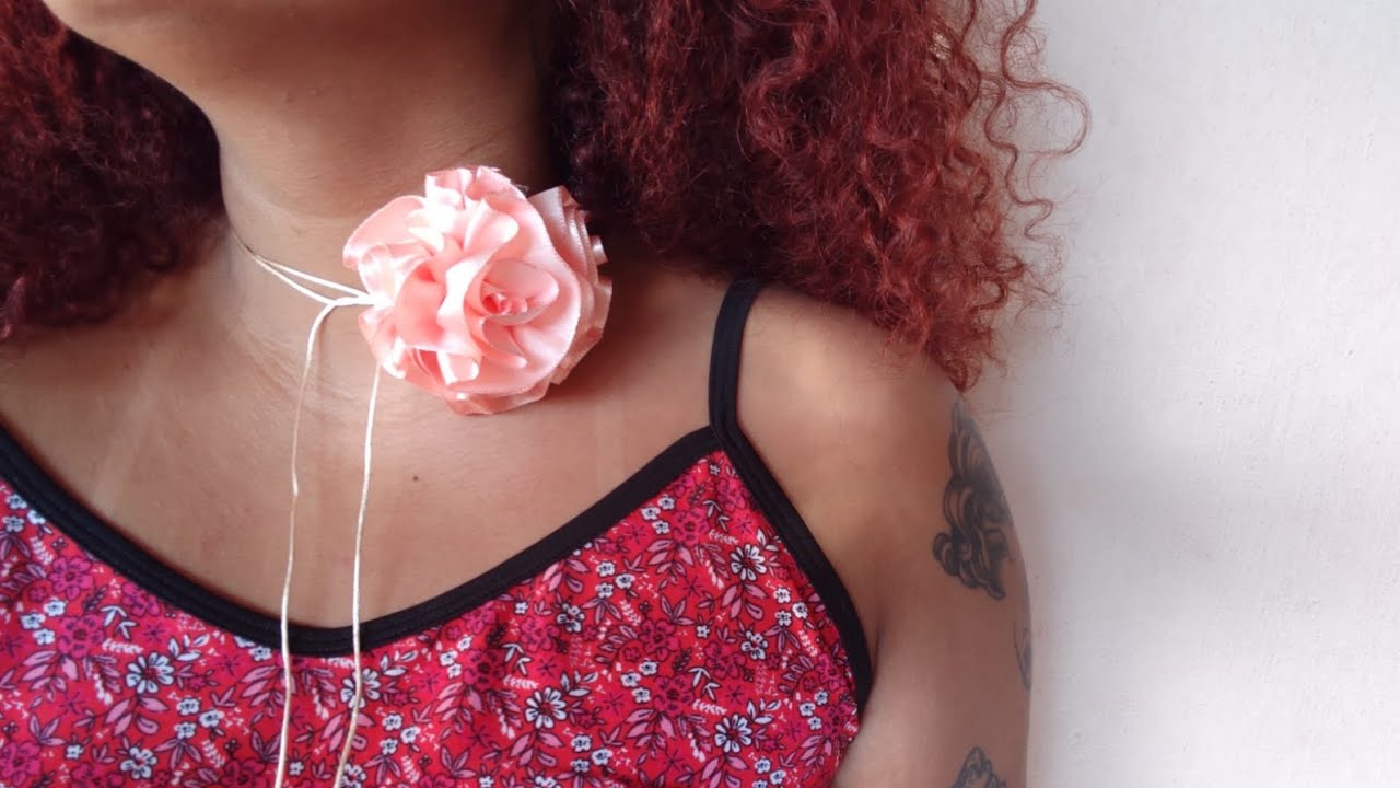 CHOKER FLOR DE CETIM,GARGANTILHA (TENDÊNCIA DO MOMENTO)