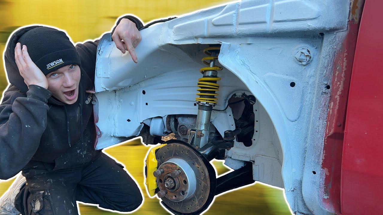 PAINTING THE SUSPENSION ON MY ABANDONED VAUXHALL NOVA!