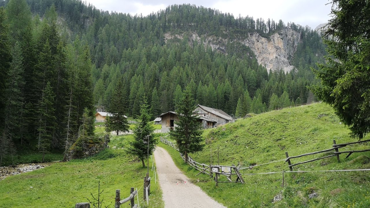 Dall' Armentarola alla malga  Valparola