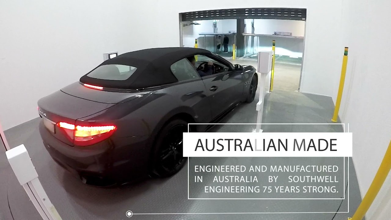 Car Lift with Integrated Turntable
