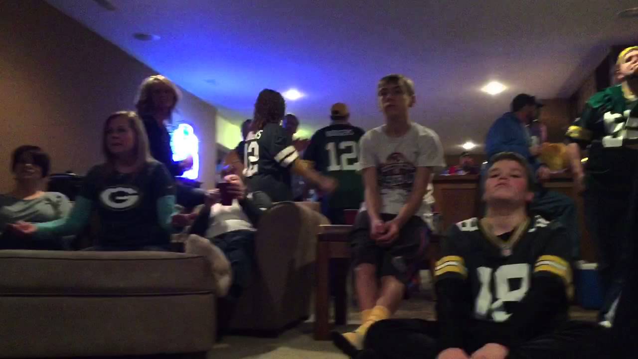Packer fans react after loss