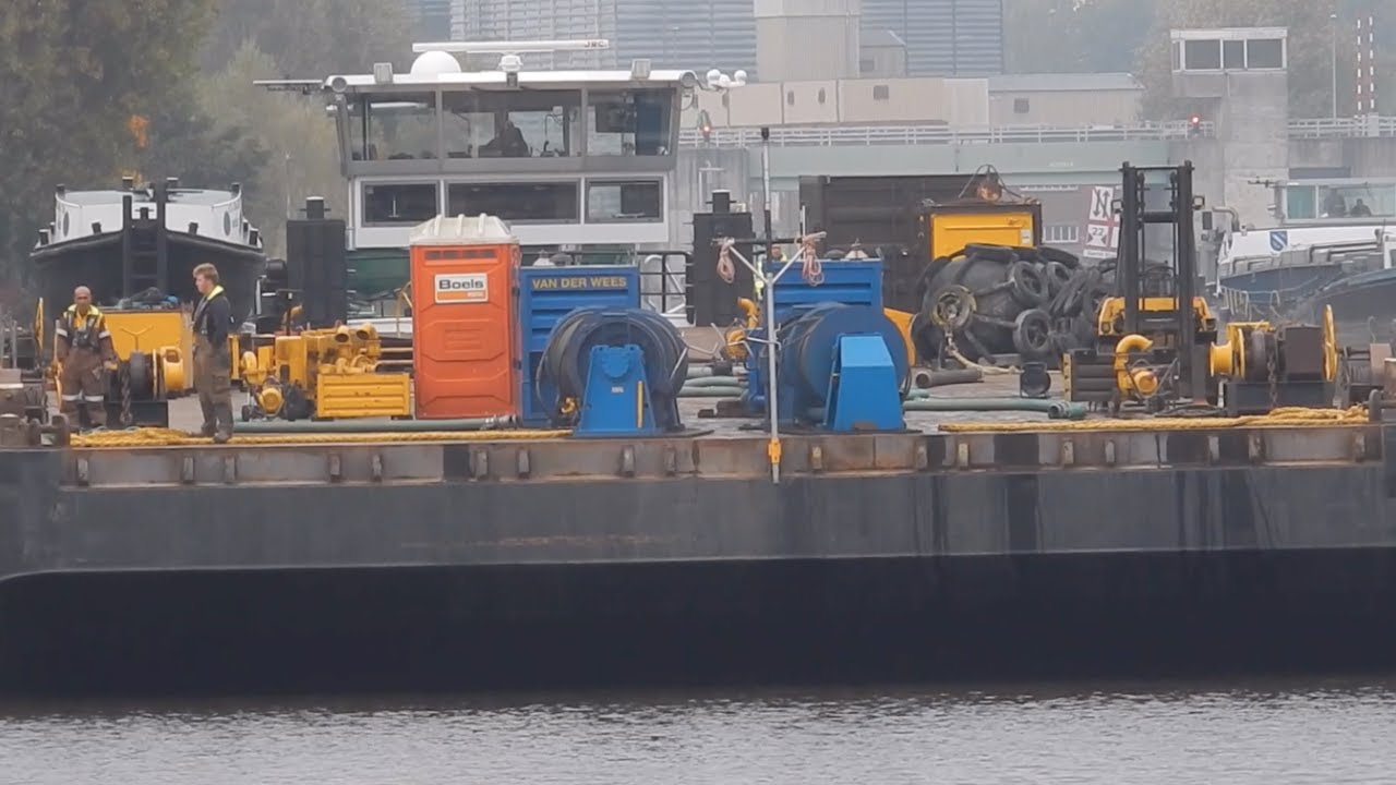 😲 Lets' See If The Lock Is Wide Enough For These Barges | 'PIETER VAN DER WEES & TIMBO' - #3102NL