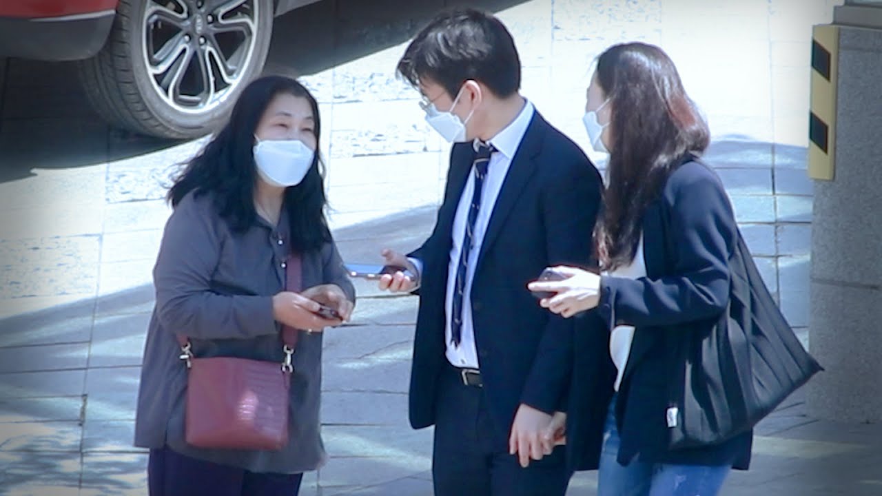 문맹 할머니가 문자 보내달라고 한다면?
